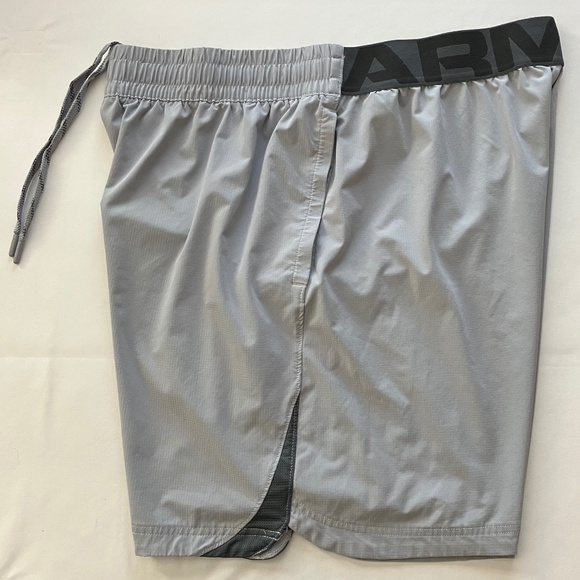 Under Armour Men’s Elevated Woven 2.0 Shorts 1362289 Light Gray Size XL Fitted - Picture 4 of 16